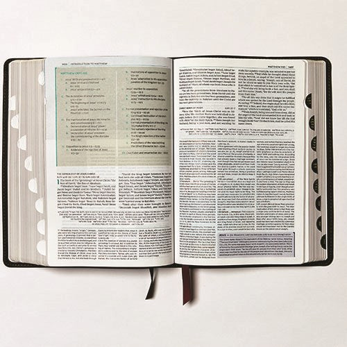 NKJV Study Bible, Leathersoft, Red, Full-Color, Thumb Indexed, Comfort Print