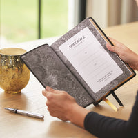 KJV Holy Bible: Large Print with 53,000 Center-Column Cross References, Pink Leathersoft, Red Letter, Comfort Print: King James Version